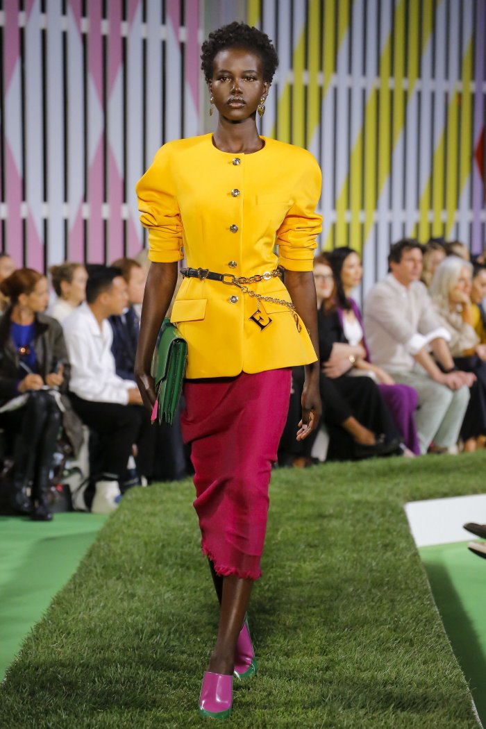 Escada одежда последняя коллекция