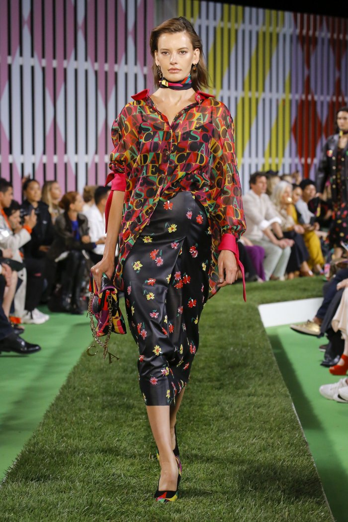 Эскада костюмы для женщин