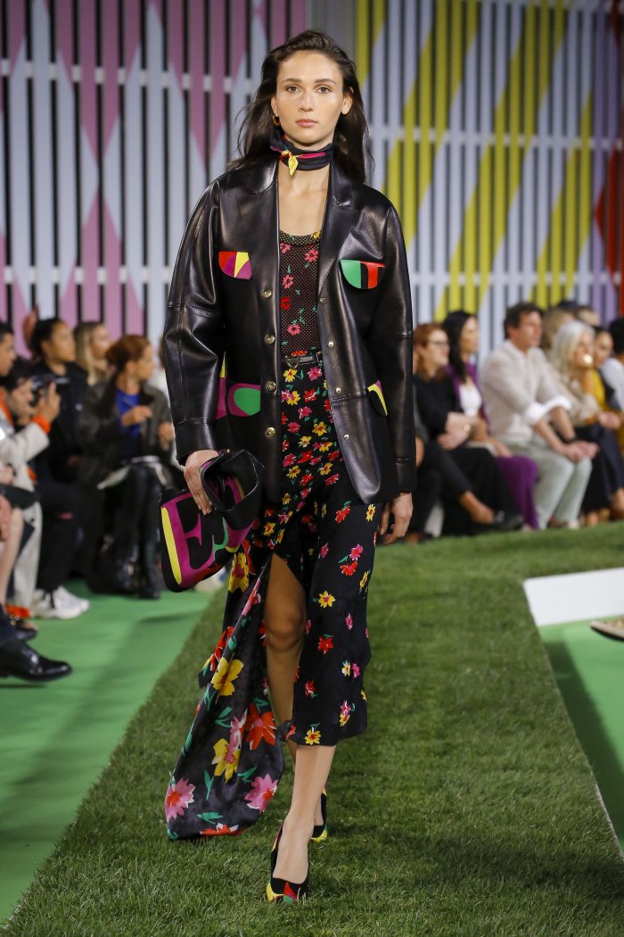 Показ мод подростковой одежды 2019