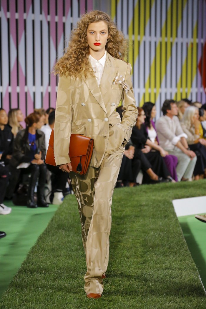 Эскада последняя коллекция платья