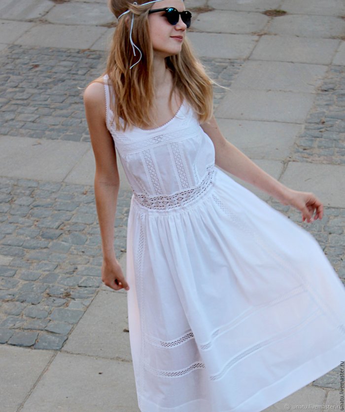 Белый сарафан с кружевом