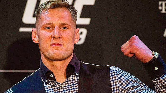 Александр Волков боец