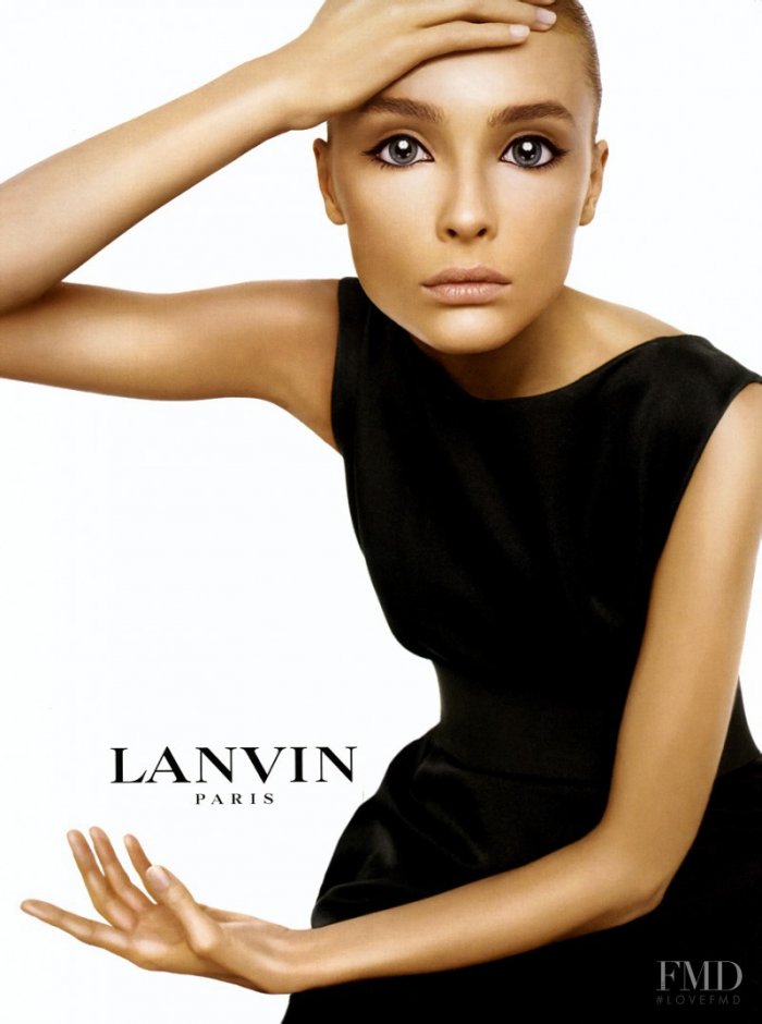 Vogue Ukraine Cover Елена Емчук -