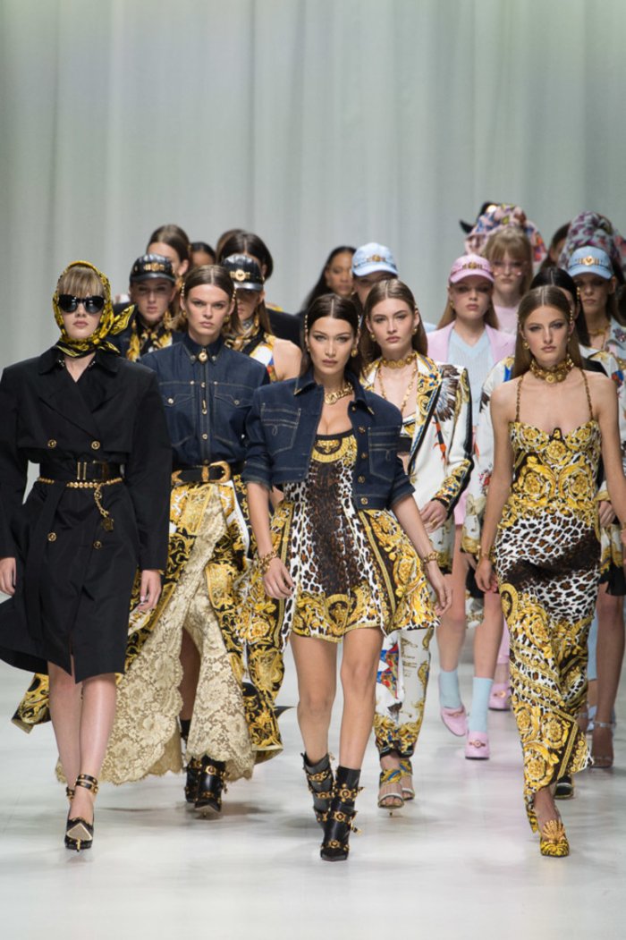 Супермодели 90-х на показе Версаче