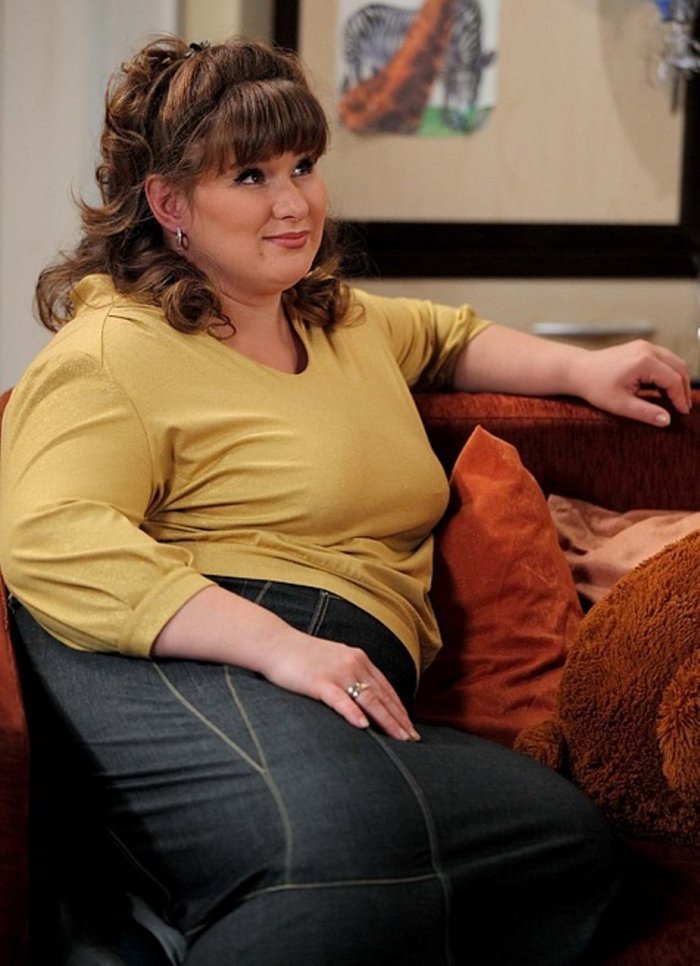 Актриса Юлия Куварзина