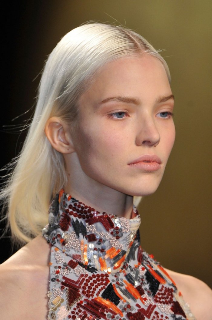 Саша Лусс платиновый блонд