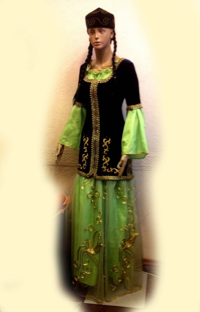 Народный национальный костюм Татаров