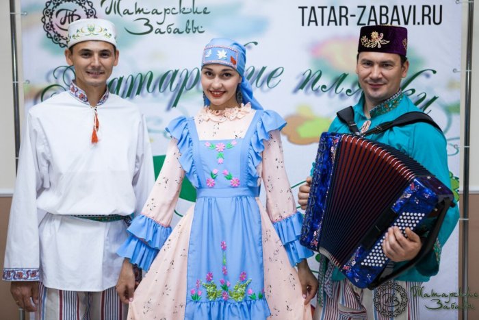 Татарские костюмы группа людей