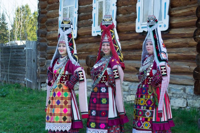 Удмуртский женский национальный костюм Айкай