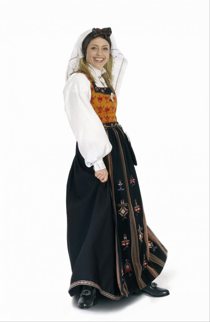 Традиционный женский костюм Франция