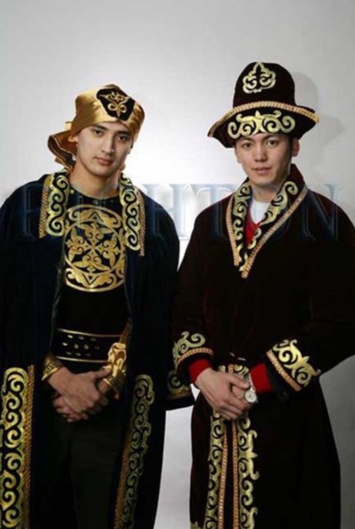 Казахский национальный костюм мужской