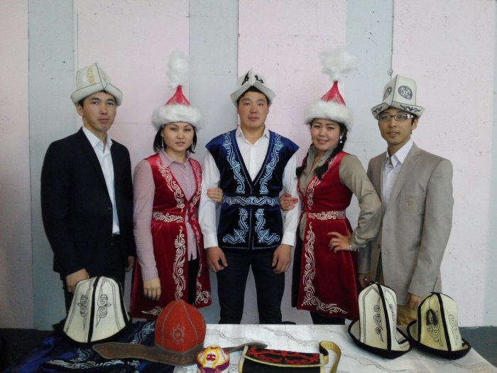 Кыргызские национальные одежды для женщин