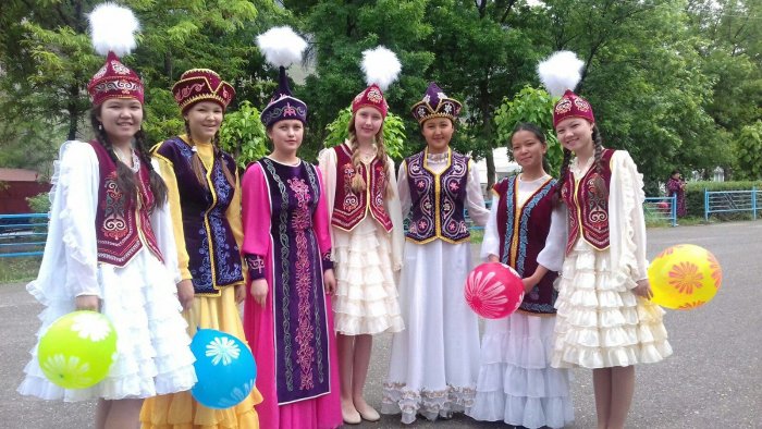 Киргизы национальный костюм