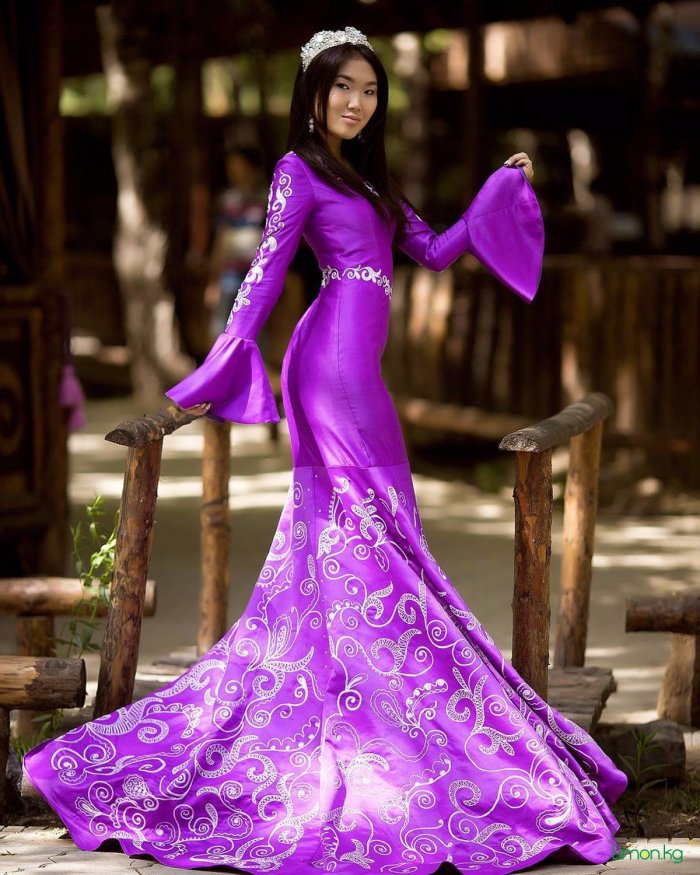 Красивые национальные платья