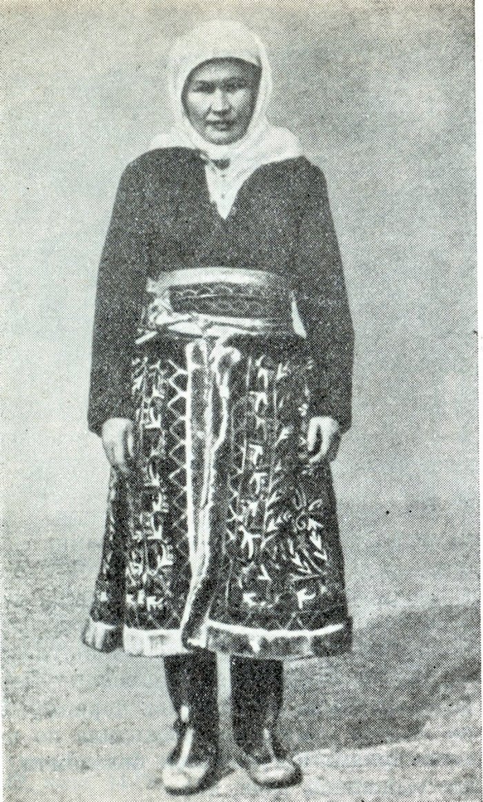 Национальные костюмы Киргизской ССР