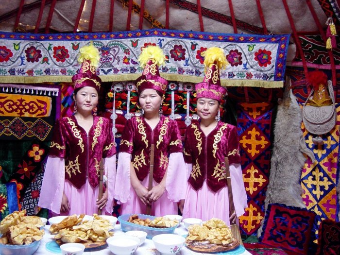 Киргизский народный костюм