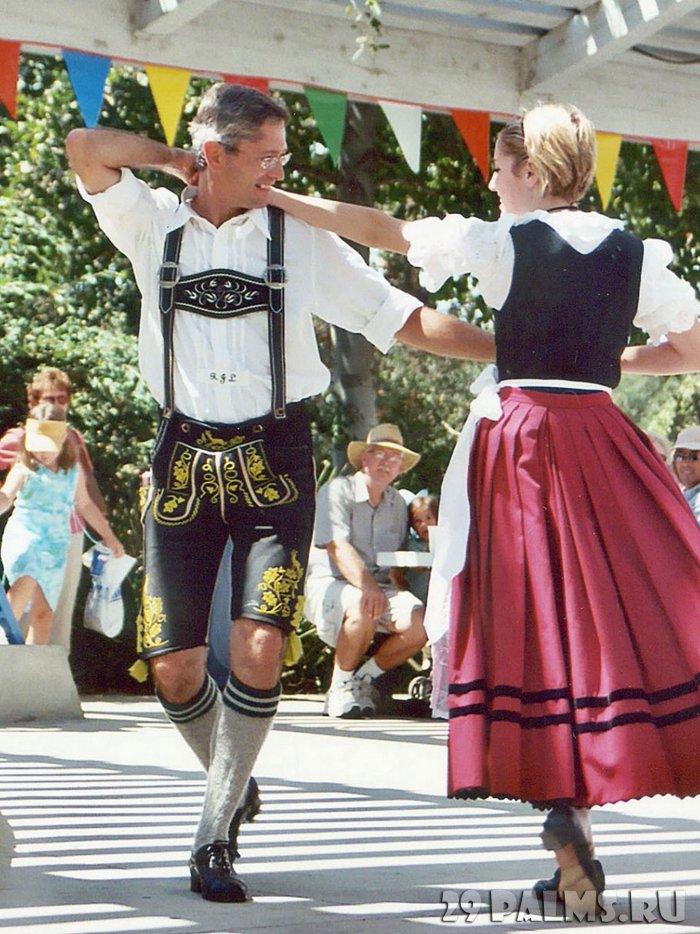 Баварский танец Октоберфест