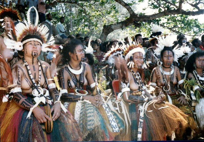 Национальные костюмы народов Австралии и Океании