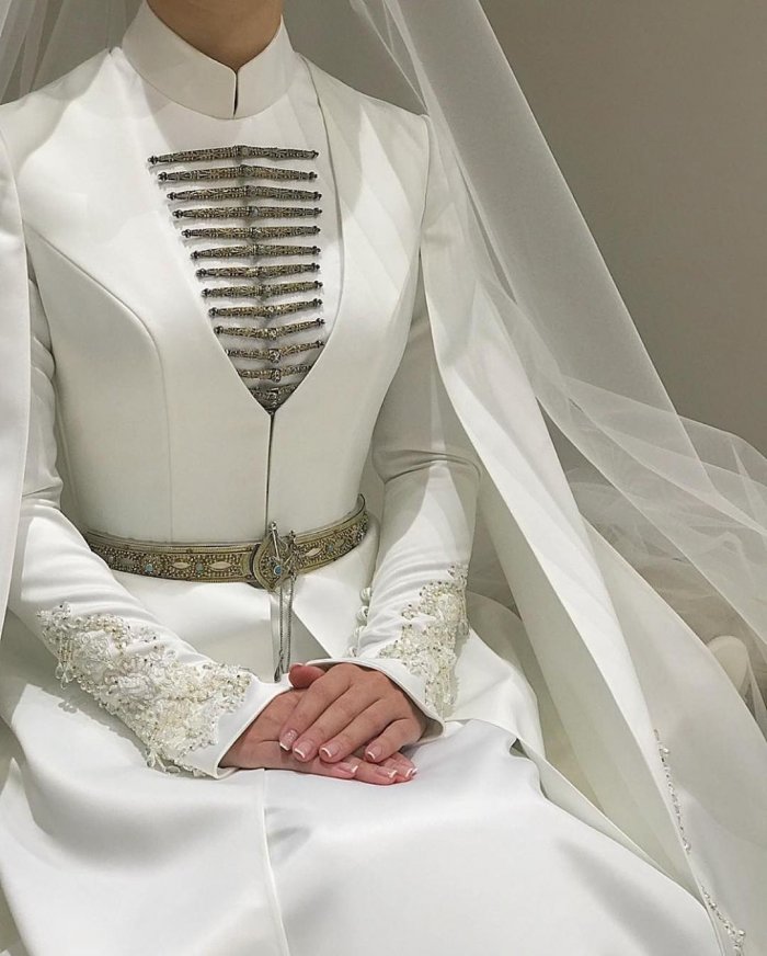 Осетинский национальный костюм женский