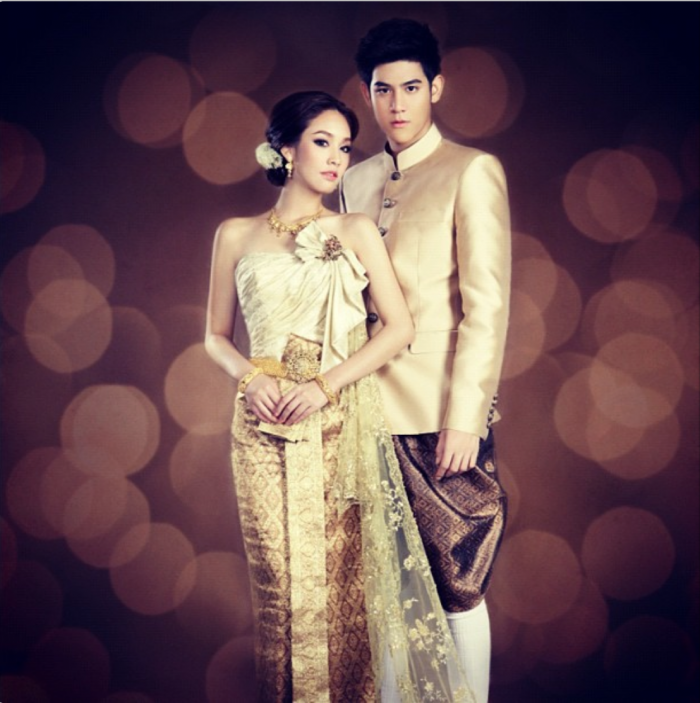 Тайка в национальной одежде