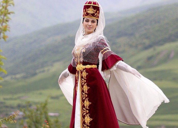 Черкес и черкешенка