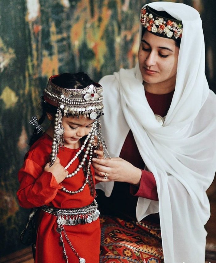 Тараз армянский национальный костюм головной убор