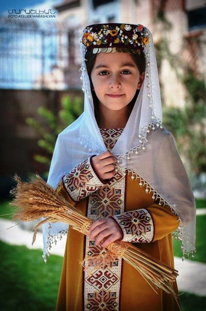 Тараз армянский национальный костюм