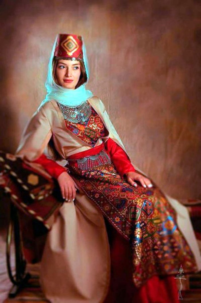 Тараз Национальная армянская одежда