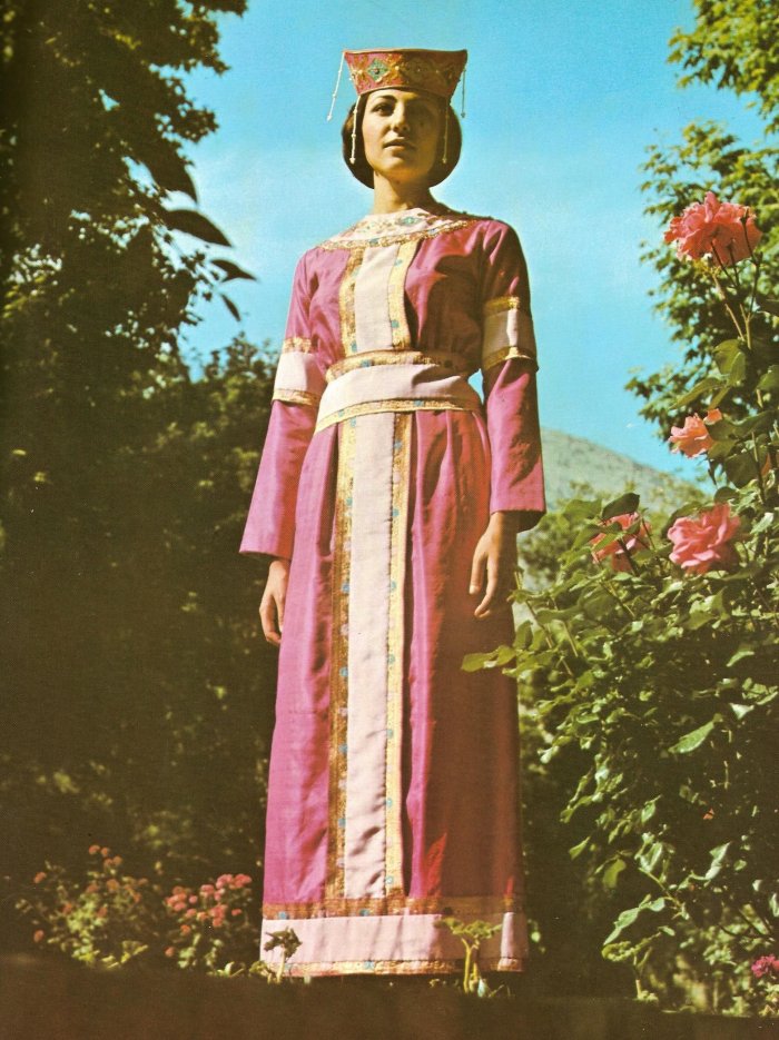 Армянский национальный костюм