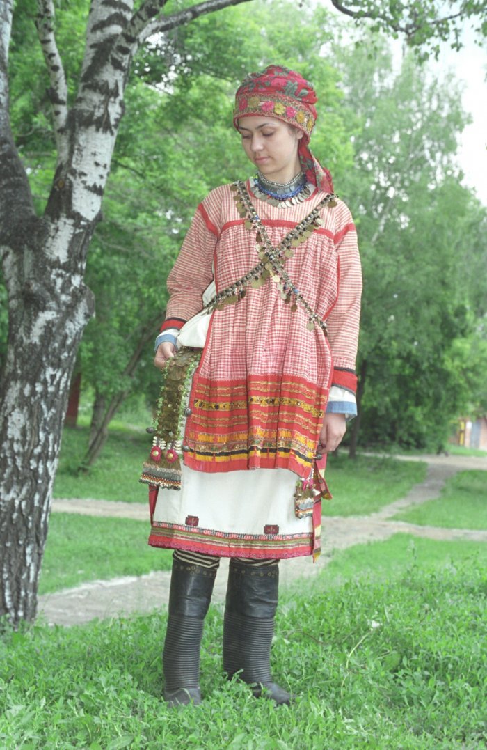 Национальный костюм мордвы женский