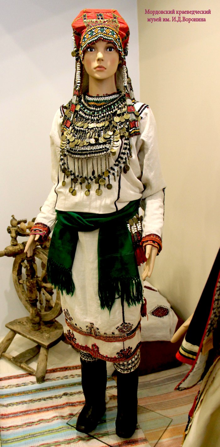 Мокшанский костюм женский