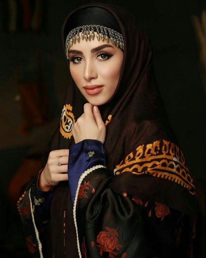 Горянка Айна Гатагажева