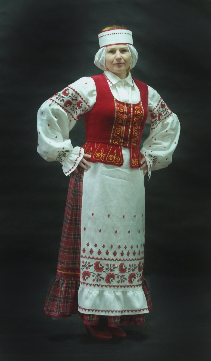 Белорусский национальный костюм женский