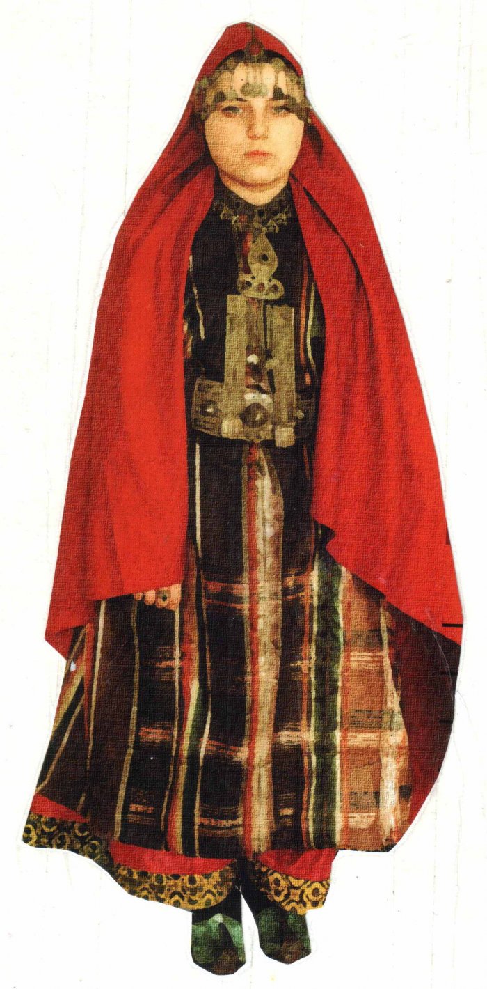 Горянка в национальной одежде музей Махачкала