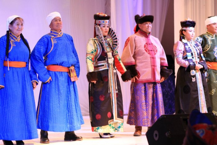 Тувинский национальный костюм мужской