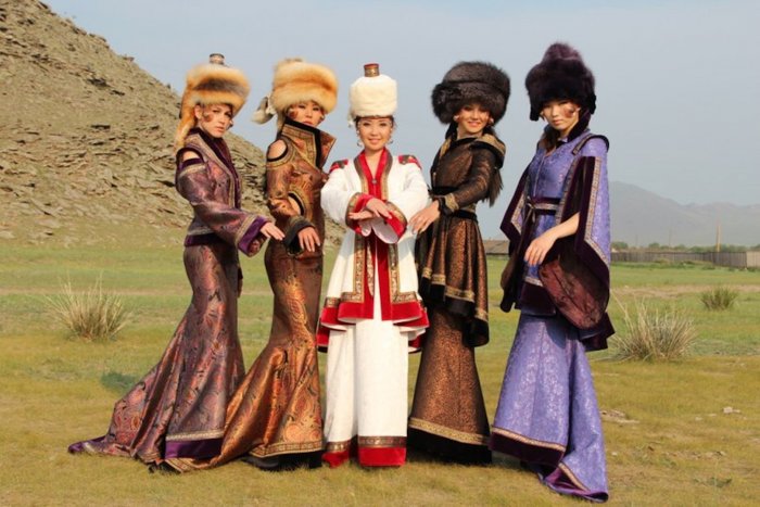 Бурятские национальные платья
