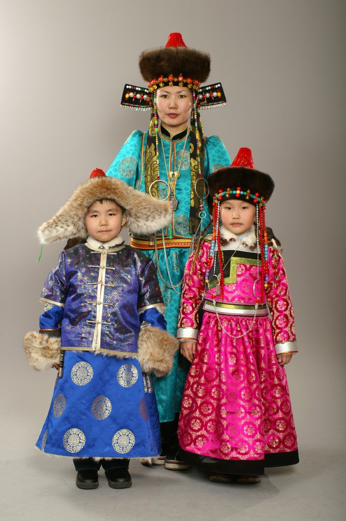 Бурятский костюм дэгэл