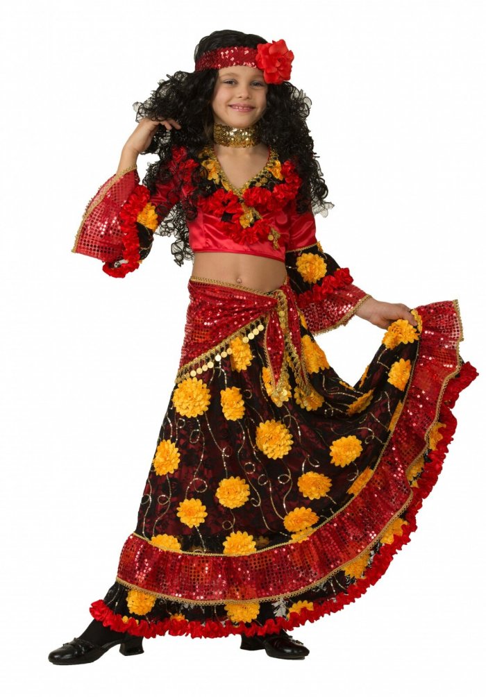 Цыганский национальный костюм