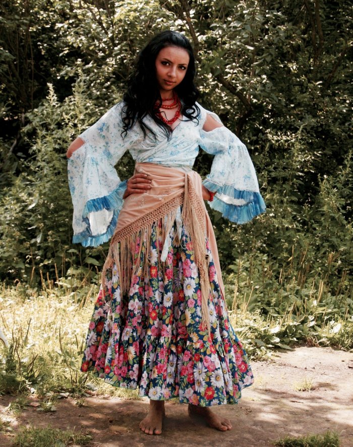 Цыганская одежда для женщин