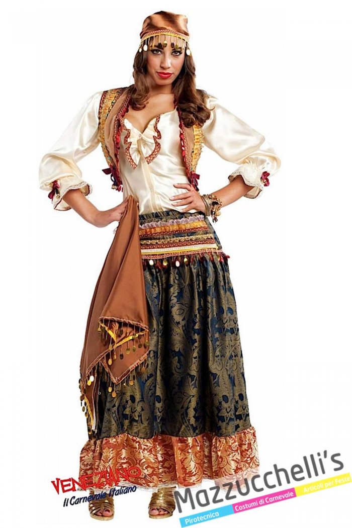 Красивый костюм цыганки