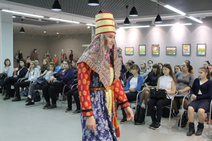 Русский народный сарафан