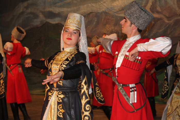 Национальные танцы карачаевцев