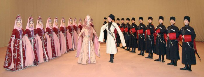 Кабардинка в национальном костюме