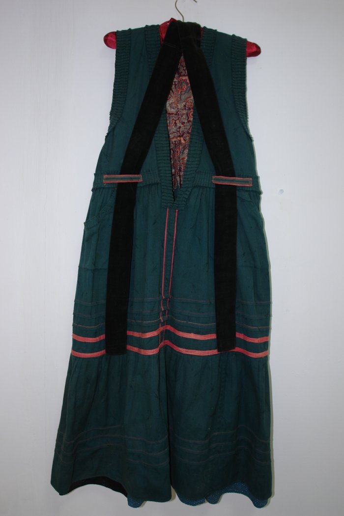 Калмыцкий женский национальный костюм рукав