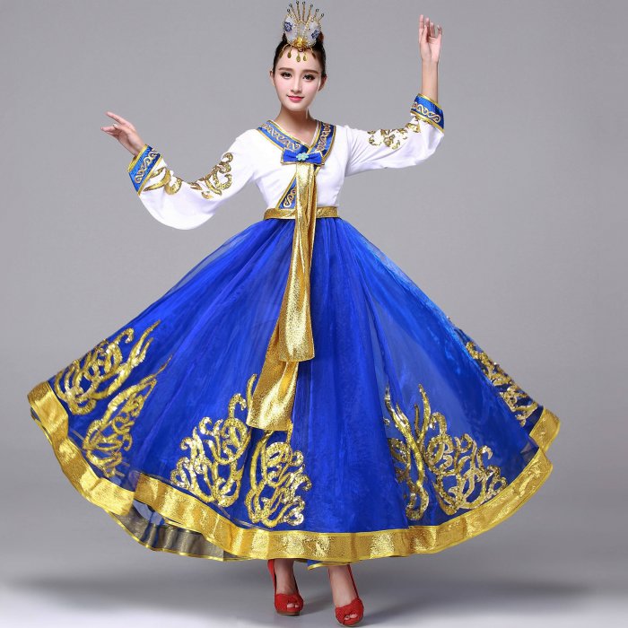 Куклы в народных корейских мужских нарядах