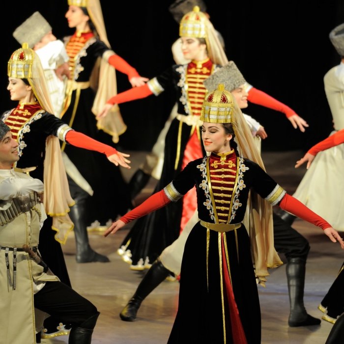 Казак в черкеске и башлыке