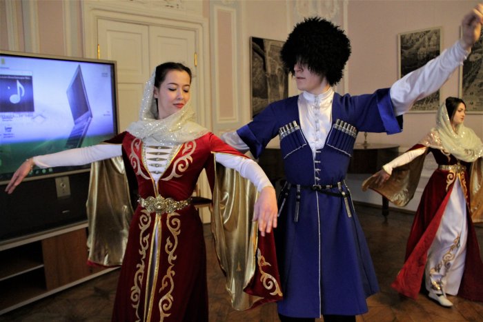 Абазины национальный костюм