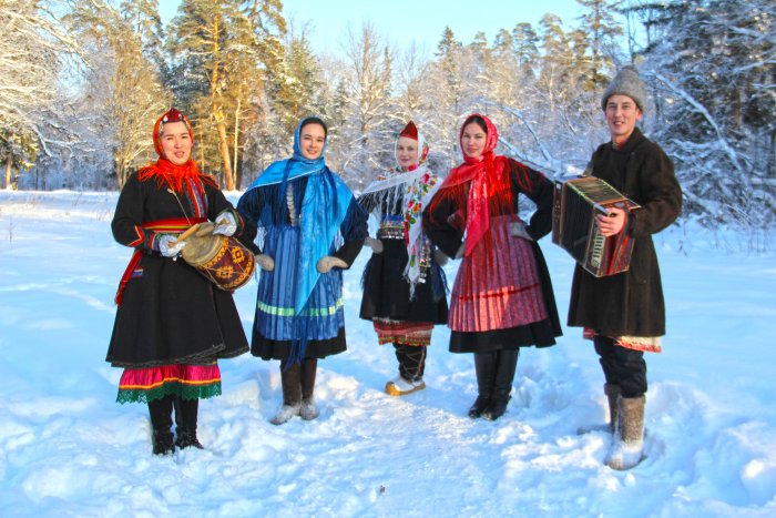 Марийские народные костюмы горных Мари