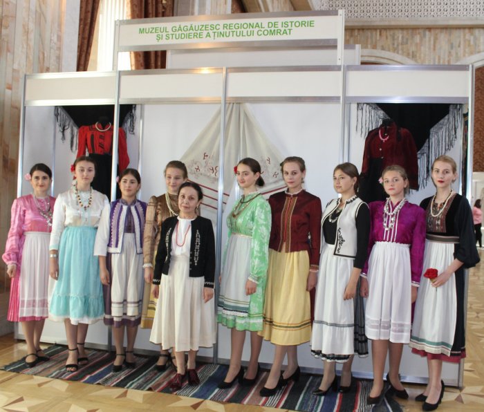 Гагаузский женский национальный костюм