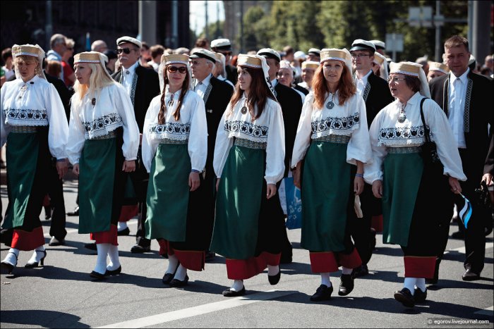 Национальный костюм Эстонии хор